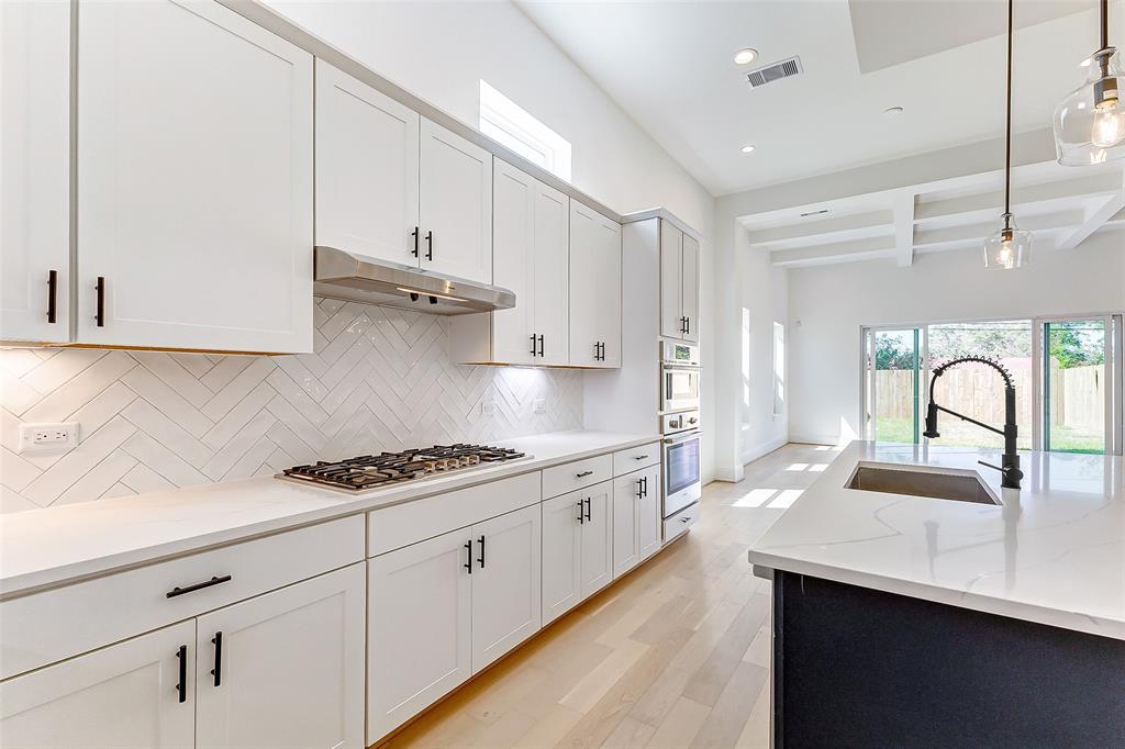 530 W 24th Street, Houston, Texas image 11