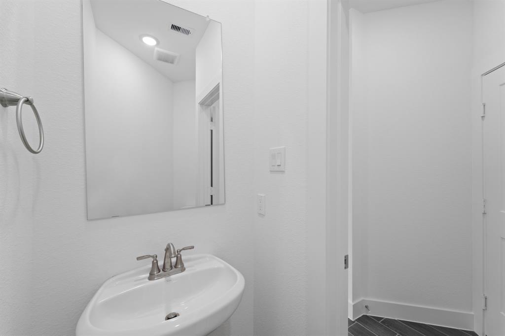 10006 Rosette Drive, Iowa Colony, Texas image 10
