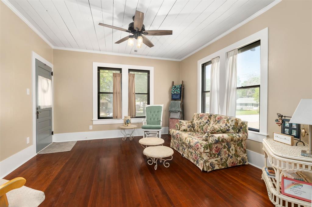1501 S Austin Street, Brenham, Texas image 4