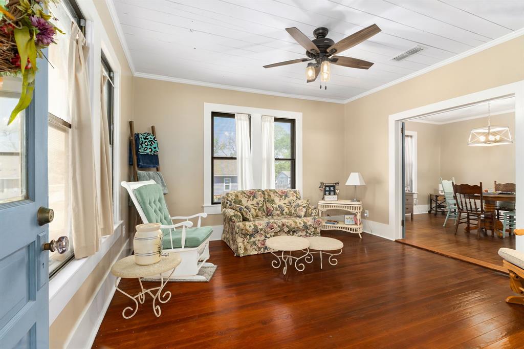 1501 S Austin Street, Brenham, Texas image 3
