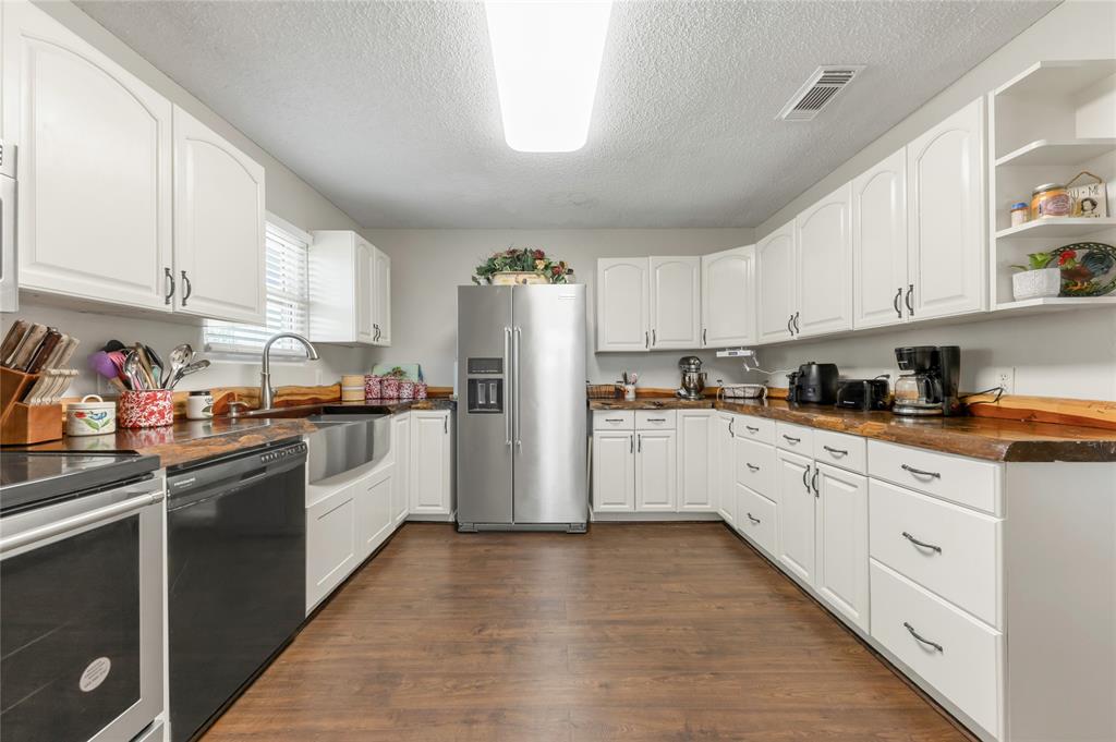 5169 Mike Poe Drive, Bedias, Texas image 10