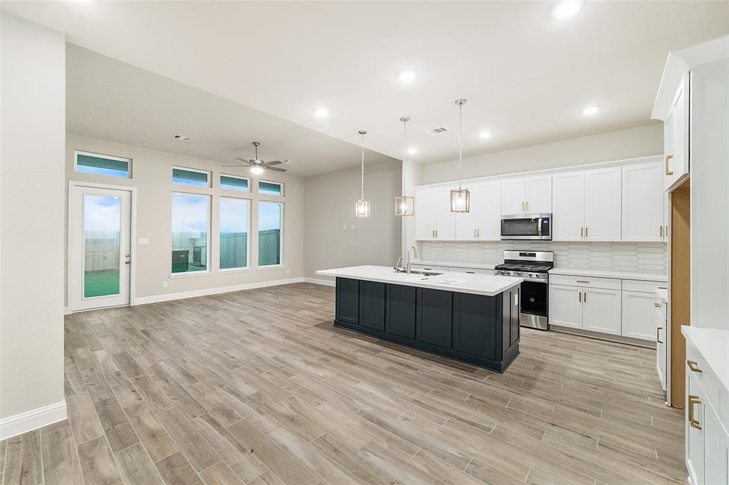 7610 Cattail Shallows Lane, Katy, Texas image 8