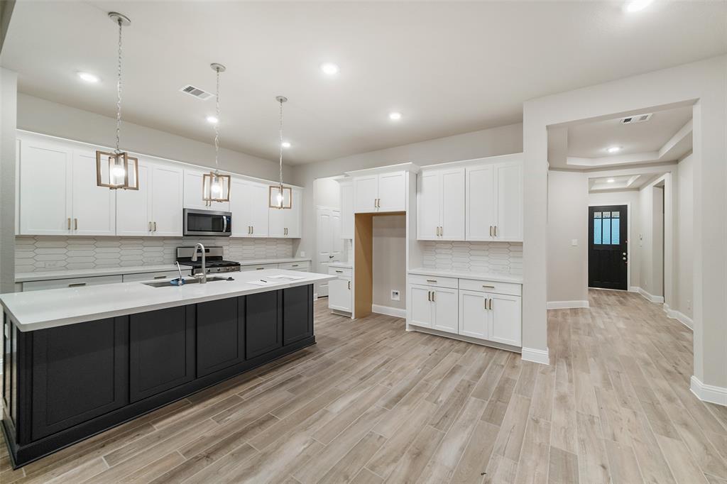 7610 Cattail Shallows Lane, Katy, Texas image 9