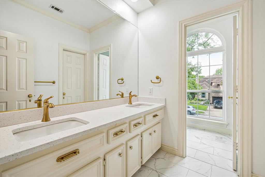 4914 Laurel Street, Bellaire, Texas image 14