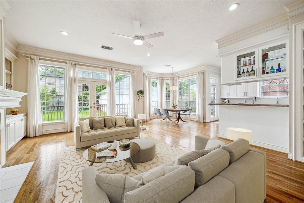 4914 Laurel Street, Bellaire, Texas image 6