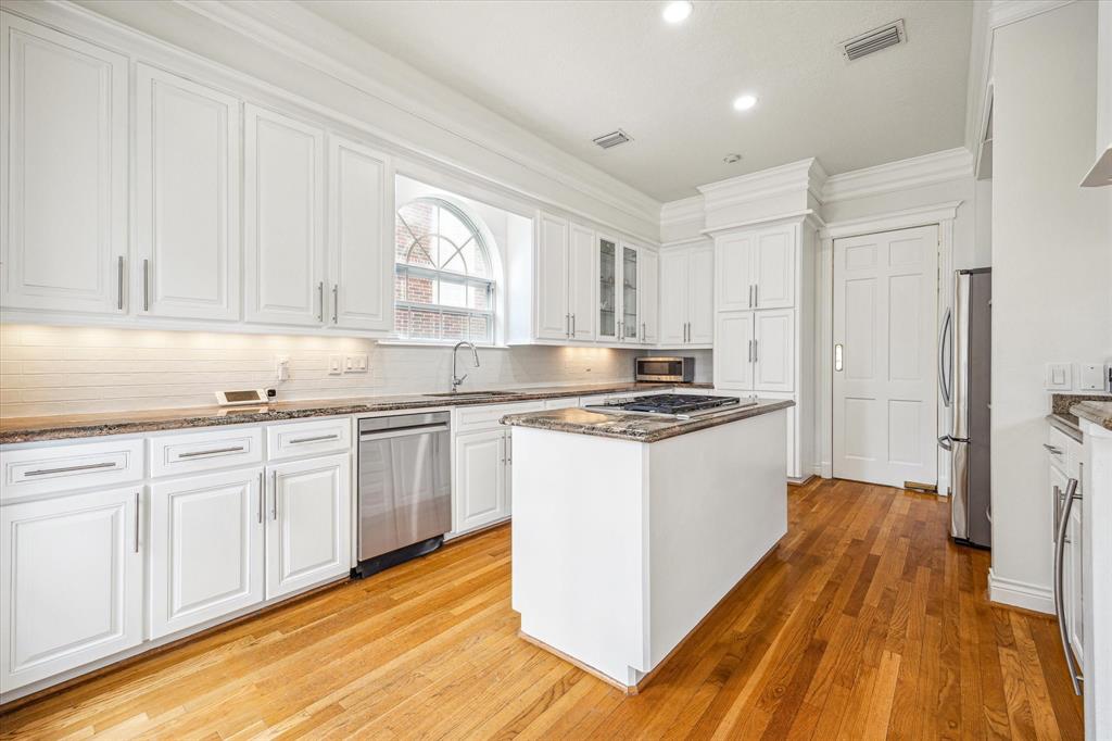 4914 Laurel Street, Bellaire, Texas image 8