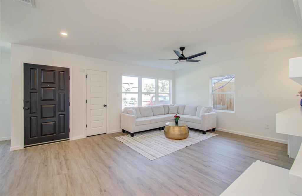 5021 Libbey Lane, Houston, Texas image 9