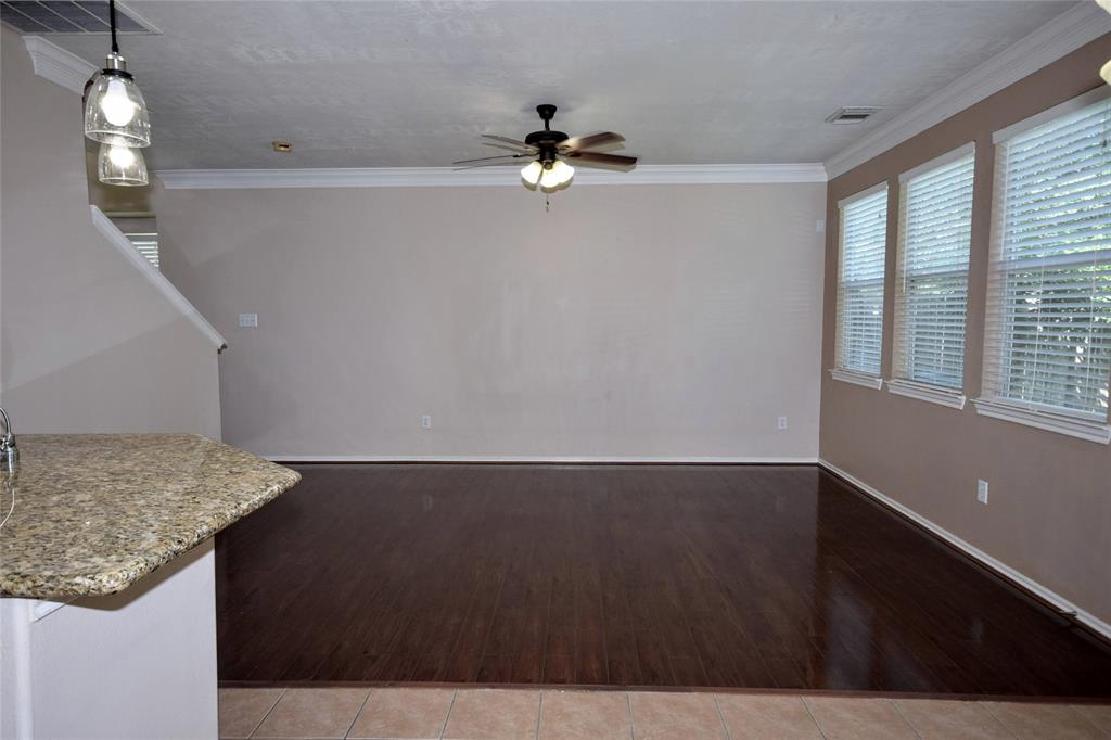 Photo 8 of 33 of 25274 Finchgrove Lane townhome