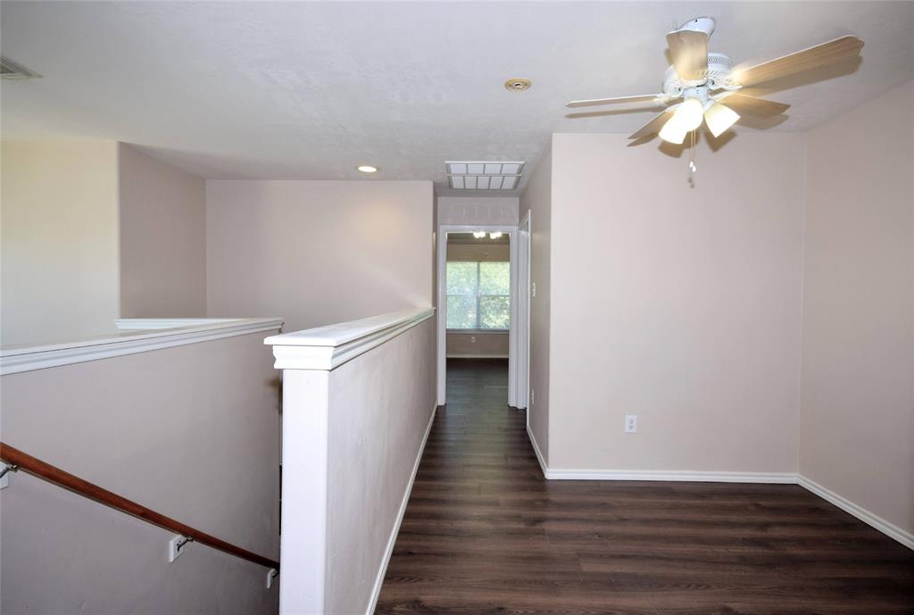 Photo 17 of 33 of 25274 Finchgrove Lane townhome