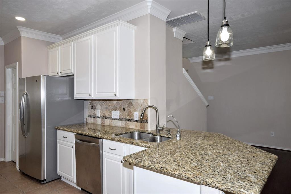 Photo 7 of 33 of 25274 Finchgrove Lane townhome