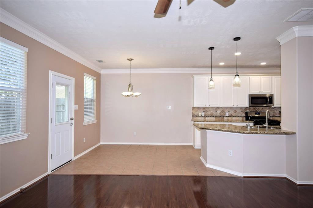Photo 4 of 33 of 25274 Finchgrove Lane townhome