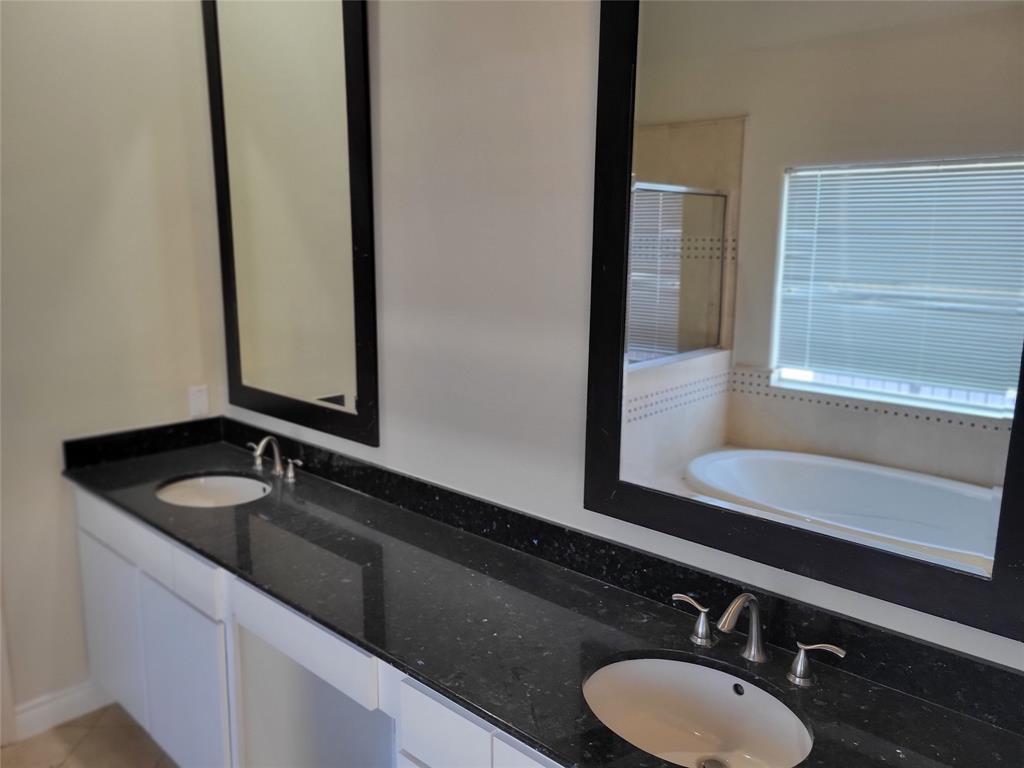 11014 Sherwood Ridge Drive, Houston, Texas image 14