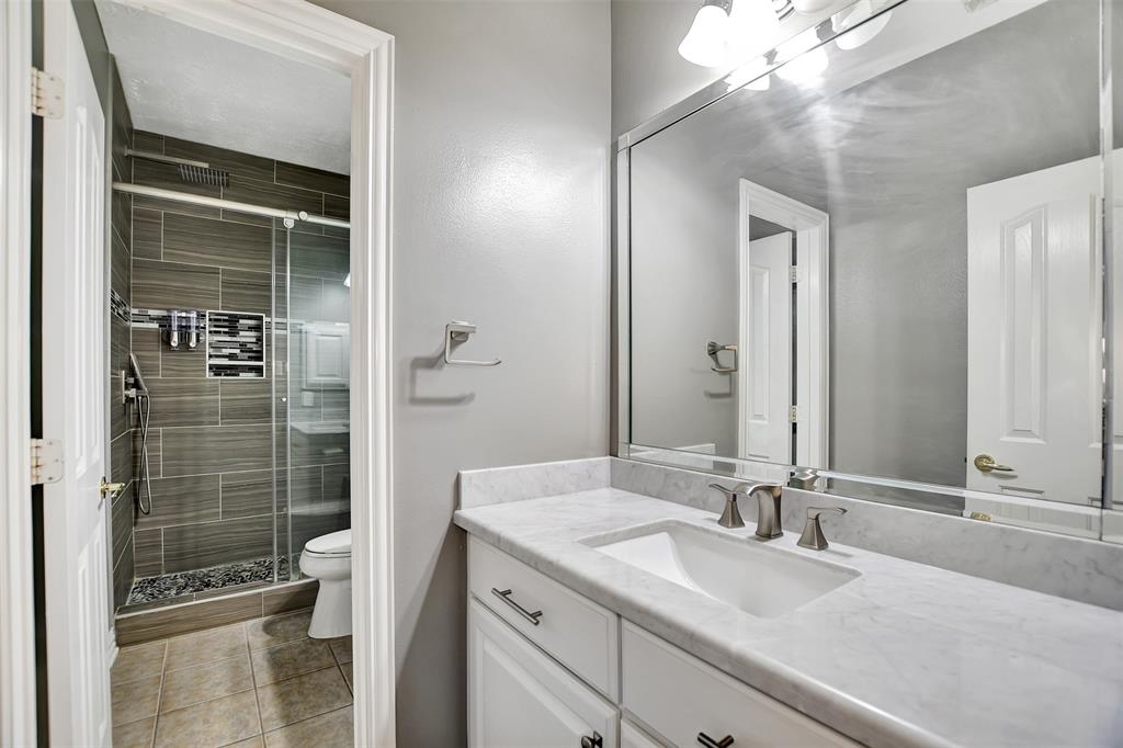 3015 Newbrook Drive, Pearland, Texas image 38