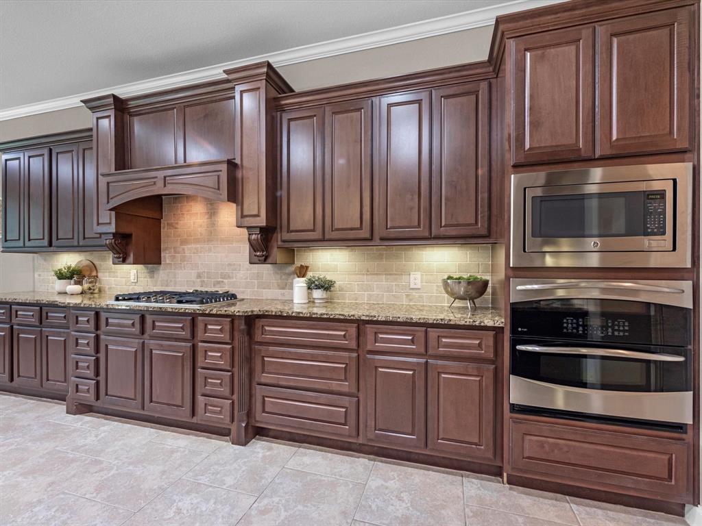 20722 Lavone Drive, Porter, Texas image 10