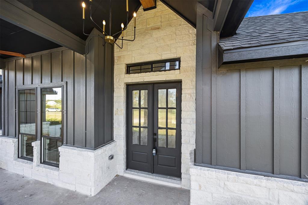554 Six Gun Trail, Angleton, Texas image 7