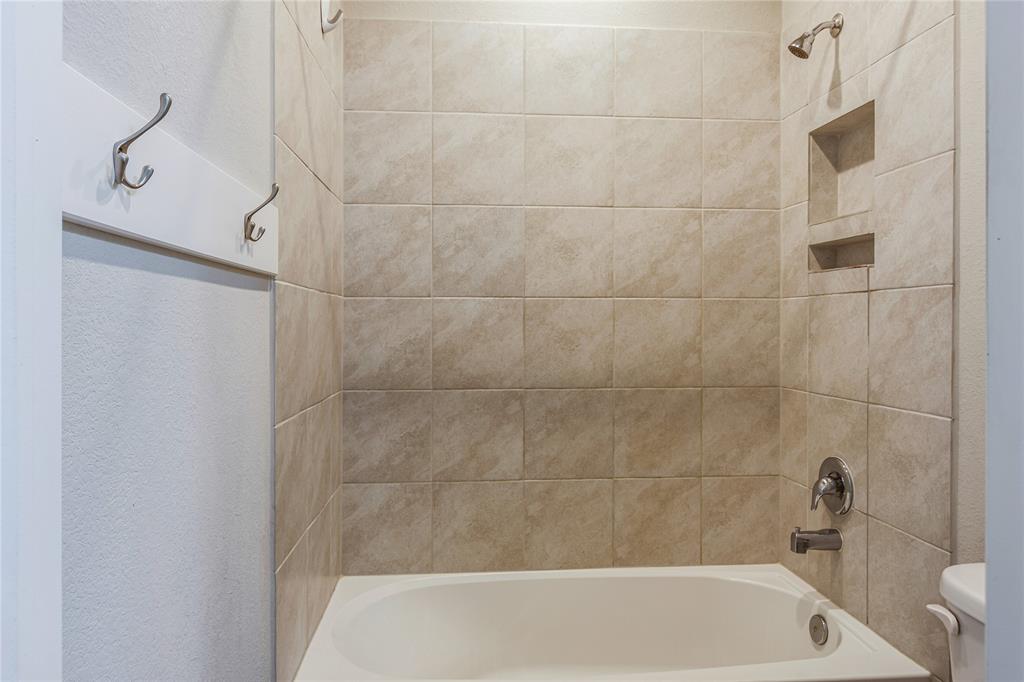 30815 Berkshire Downs Drive, Tomball, Texas image 39