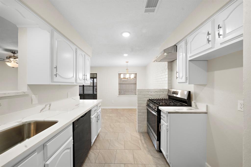 2222 Blueberry Lane, Pasadena, Texas image 20