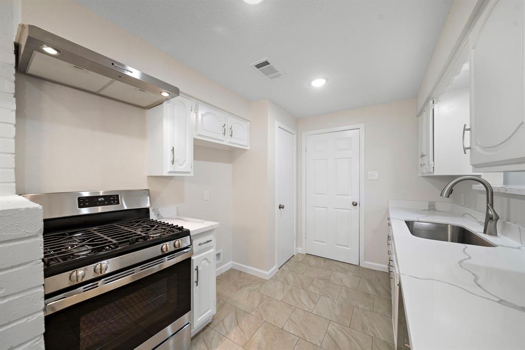 2222 Blueberry Lane, Pasadena, Texas image 19