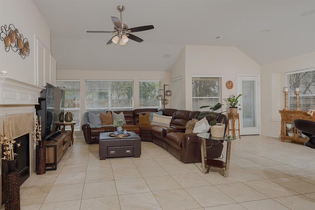 86 N Veranda Ridge Drive, The Woodlands, Texas image 5