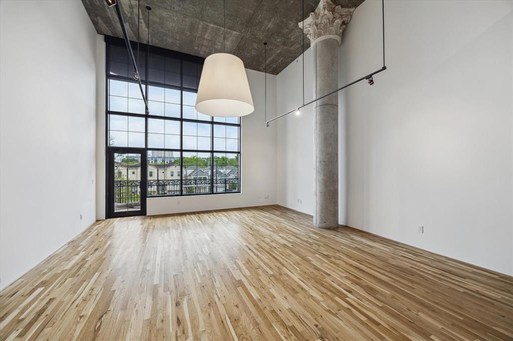1005 S Shepherd Drive 406