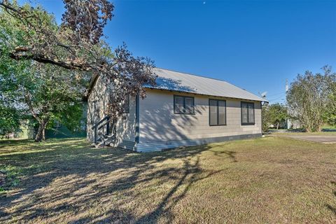 A home in La Grange