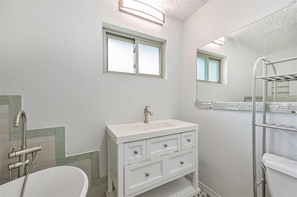 2914 Marlin Court, League City, Texas image 17