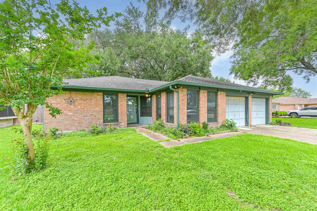 2914 Marlin Court, League City, Texas image 1