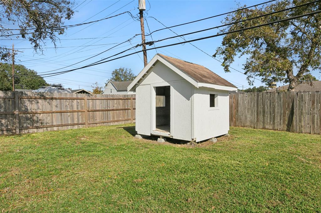 607 S 9th Street, Nederland, Texas image 24