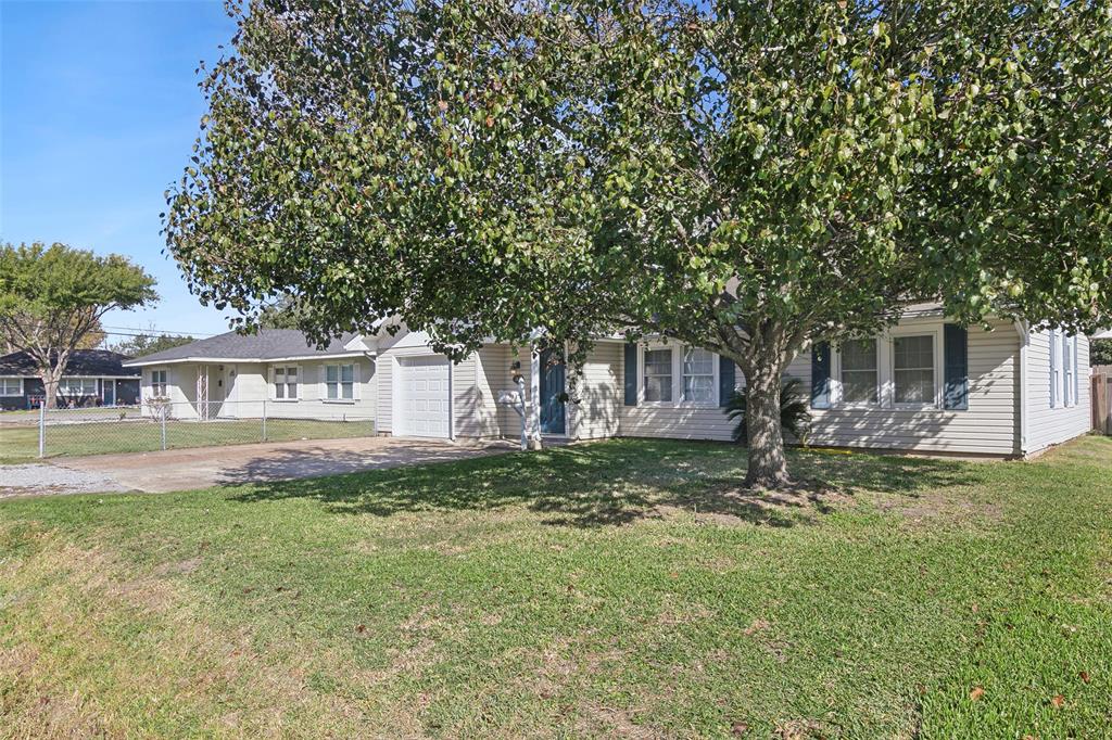 607 S 9th Street, Nederland, Texas image 3