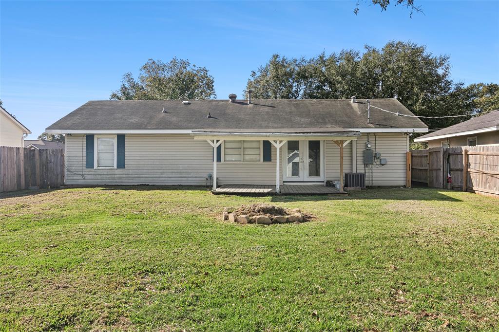 607 S 9th Street, Nederland, Texas image 26