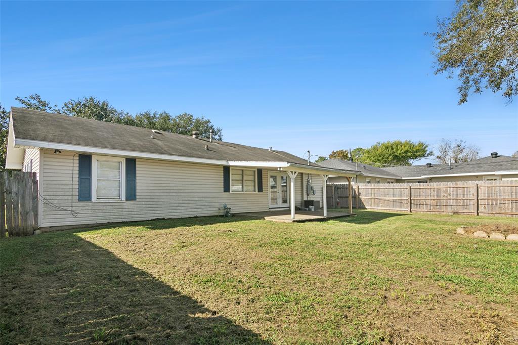 607 S 9th Street, Nederland, Texas image 25