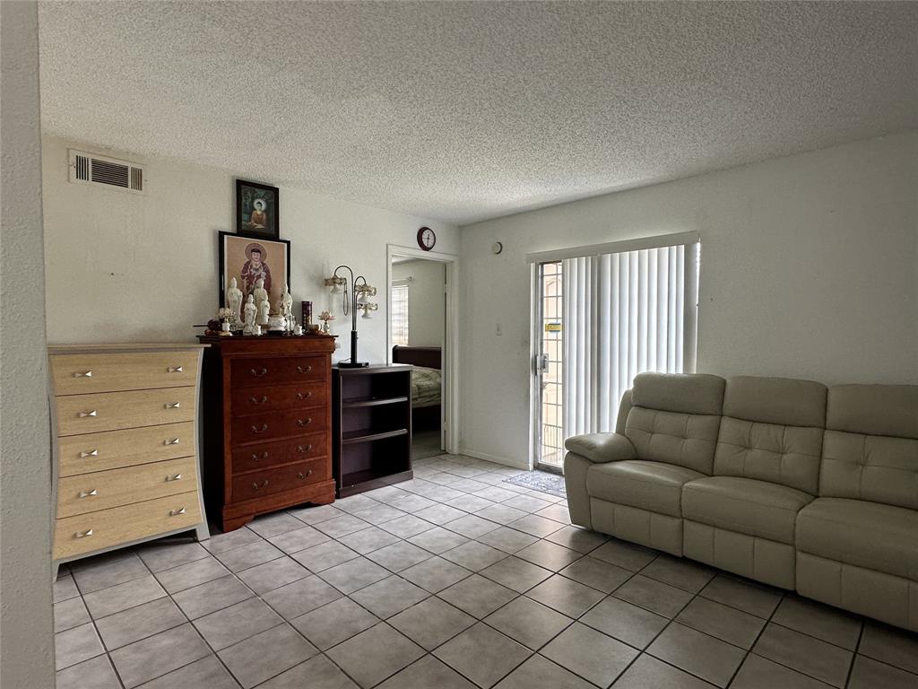8603 Hillsboro Place, Sugar Land, Texas image 6