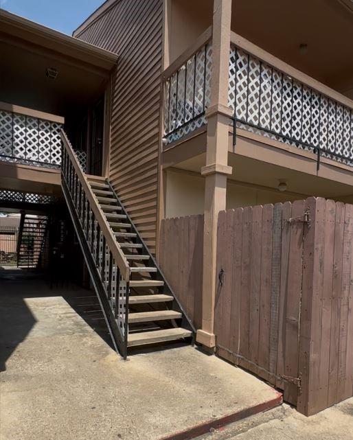 8603 Hillsboro Place, Sugar Land, Texas image 2