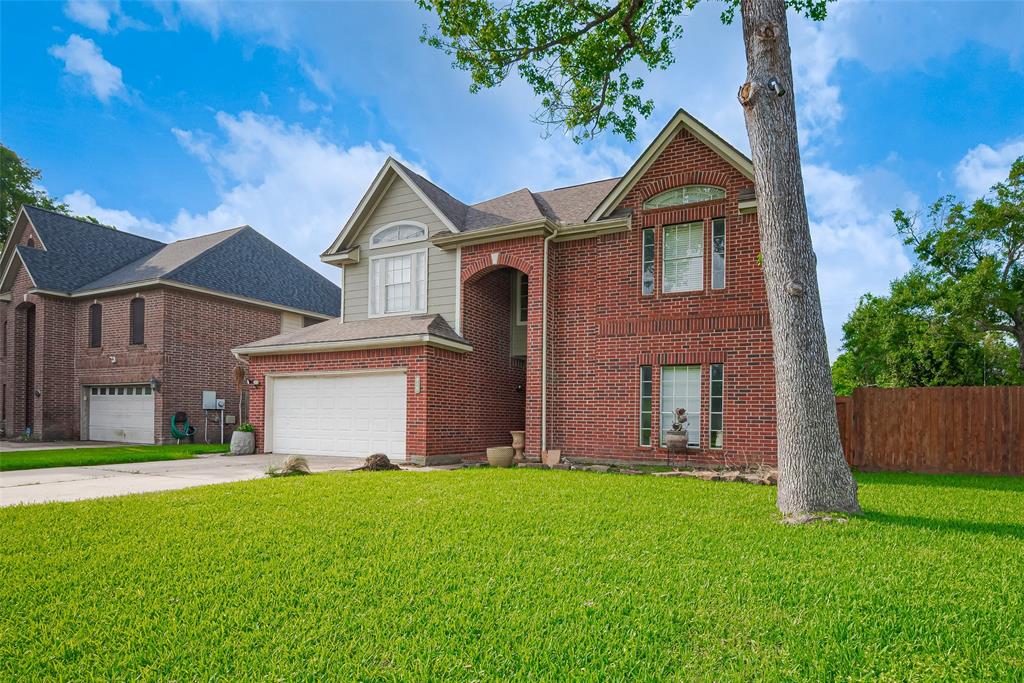915 Highland Woods Drive