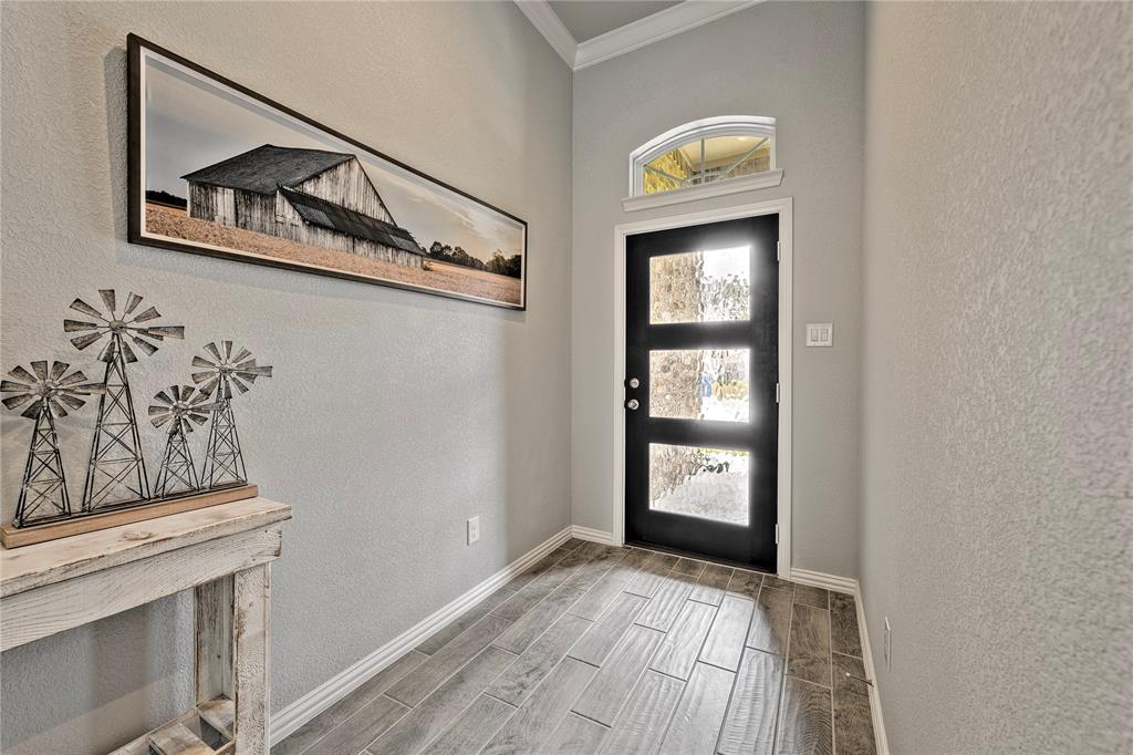 676 W Linnwood Drive, New Caney, Texas image 4