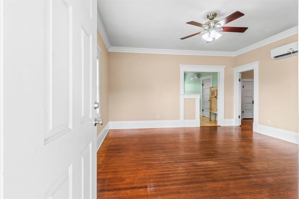 311 W Mill Street, Livingston, Texas image 2