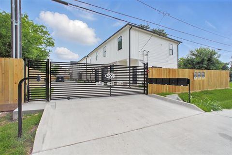 4719 Mallow Street Houston TX 77033