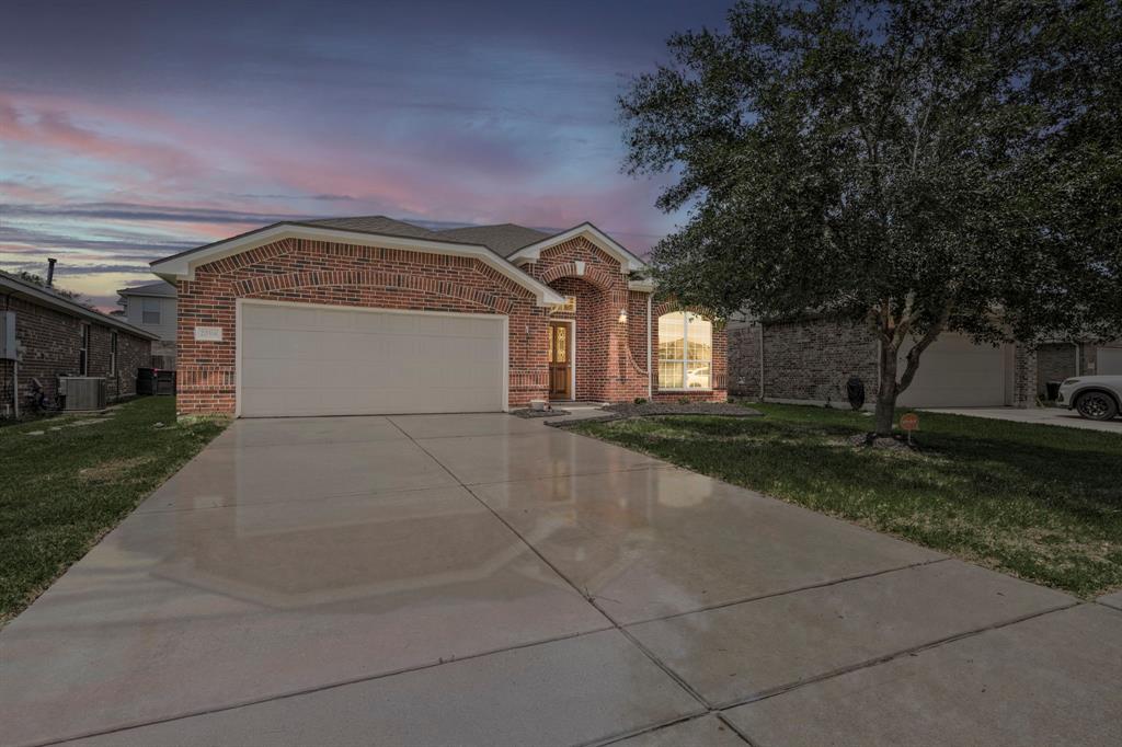 20318 Yosemite Falls Drive, Tomball, Texas image 2