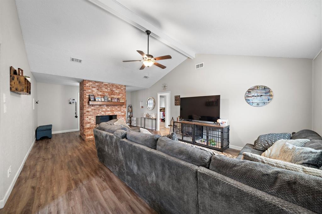 218 Englewood Drive, League City, Texas image 4