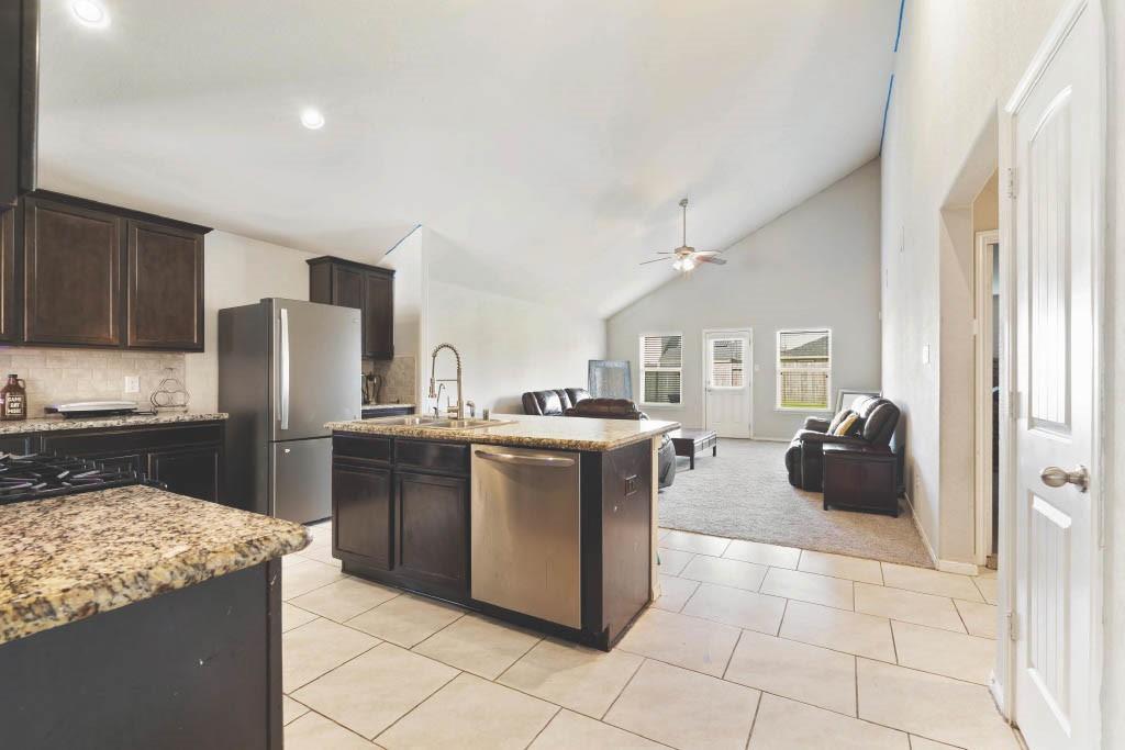 2910 High Garden Lane, Fresno, Texas image 5