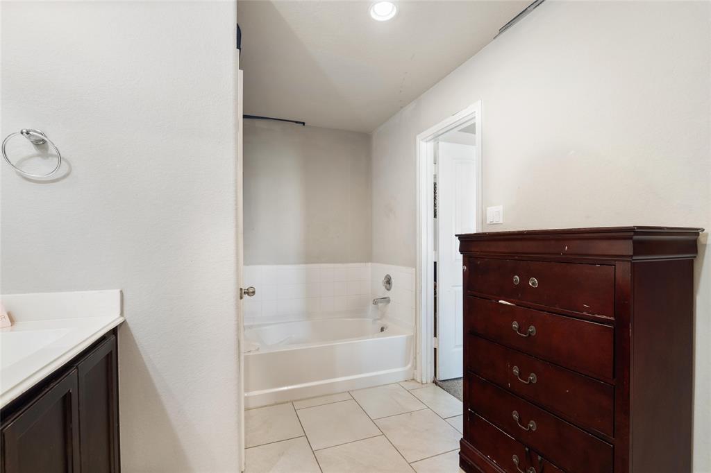 2910 High Garden Lane, Fresno, Texas image 15