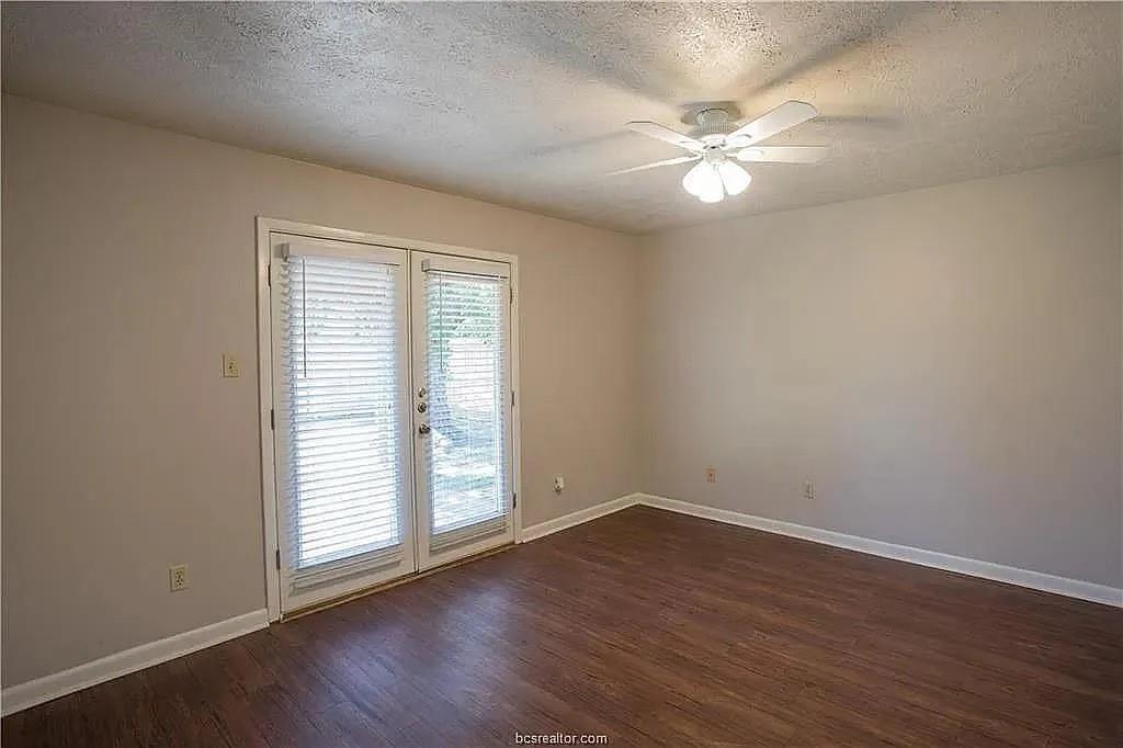 1926 Holleman Dr, College Station, Texas image 8