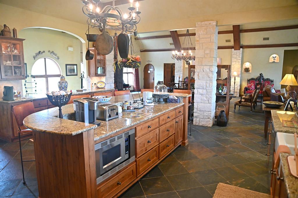 5904 Old Yoakum Road, Cuero, Texas image 8