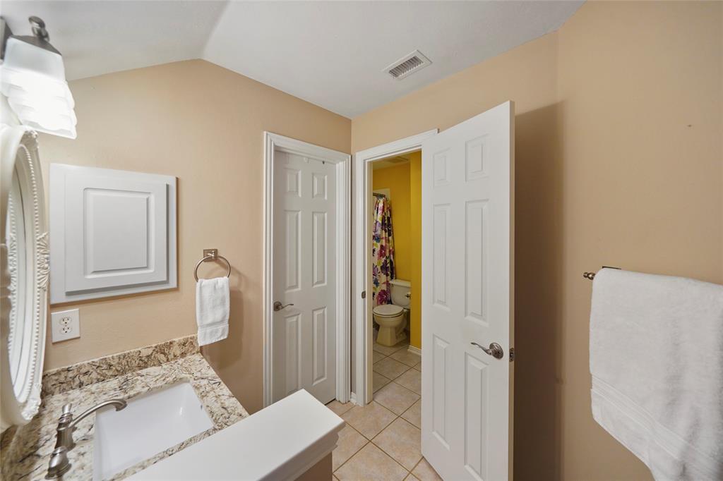 126 E Mirror Ridge Circle, The Woodlands, Texas image 33