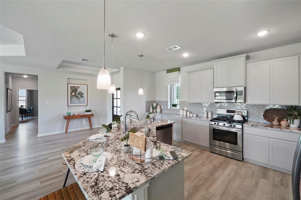 801 Barton Place Drive, Cleveland, Texas image 5