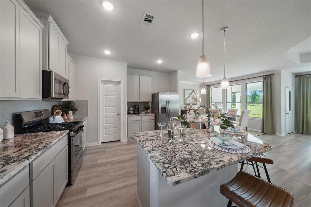 801 Barton Place Drive, Cleveland, Texas image 6