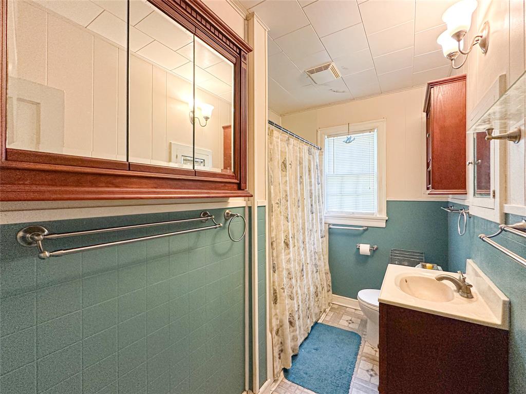 406 S Franklin Street, La Grange, Texas image 8