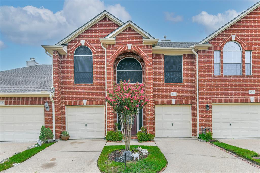 View Friendswood, TX 77546 townhome