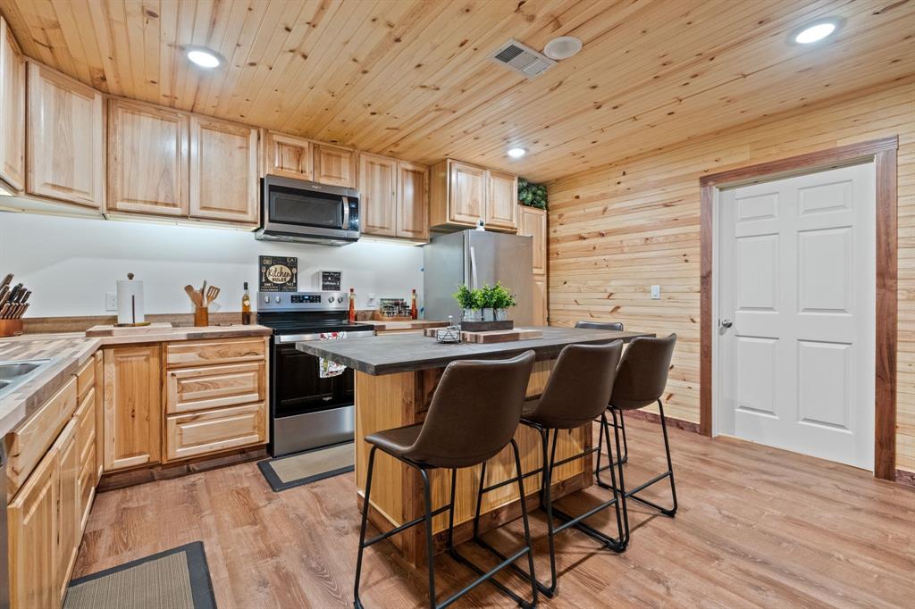 256 Water Oak, Livingston, Texas image 11