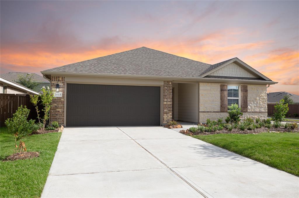 2535 Windstream Lane, Baytown, Texas image 1